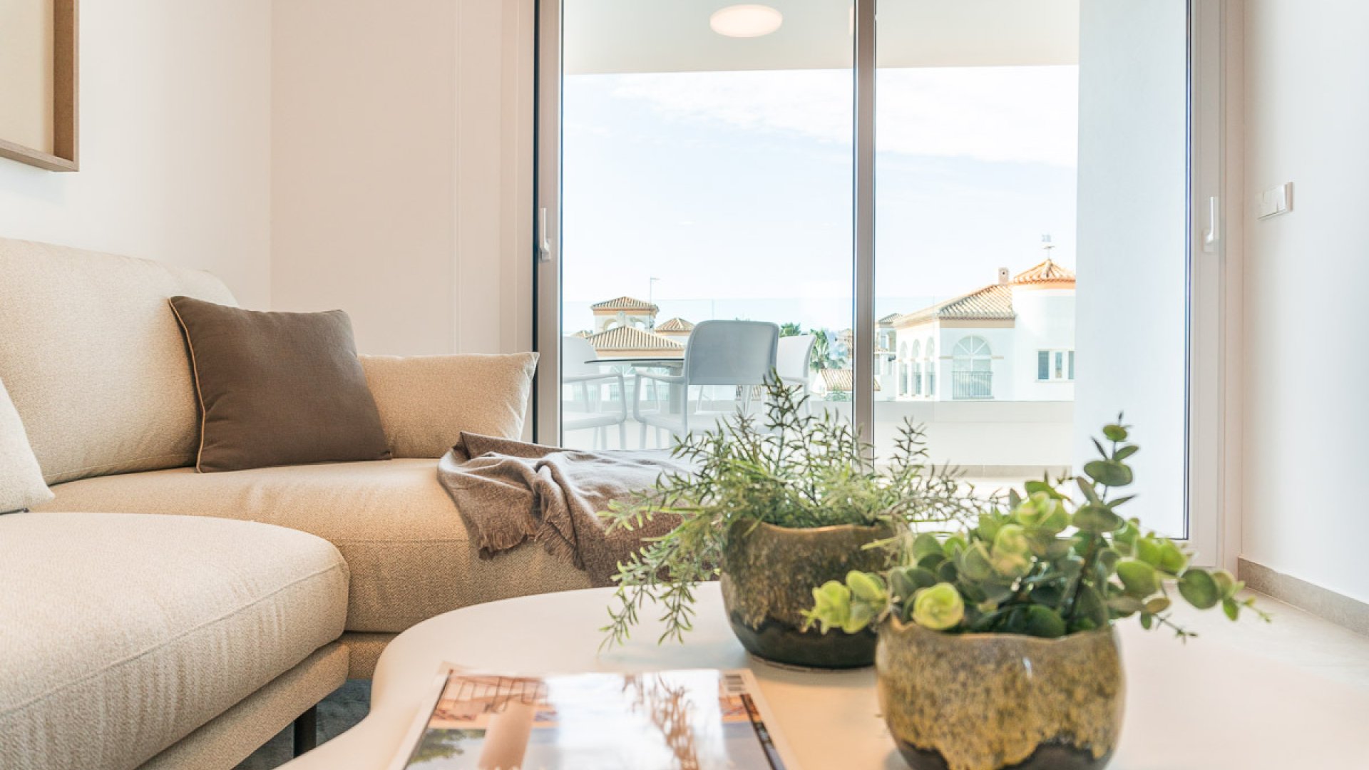 Obra nueva - Apartamentos -
Playa Flamenca