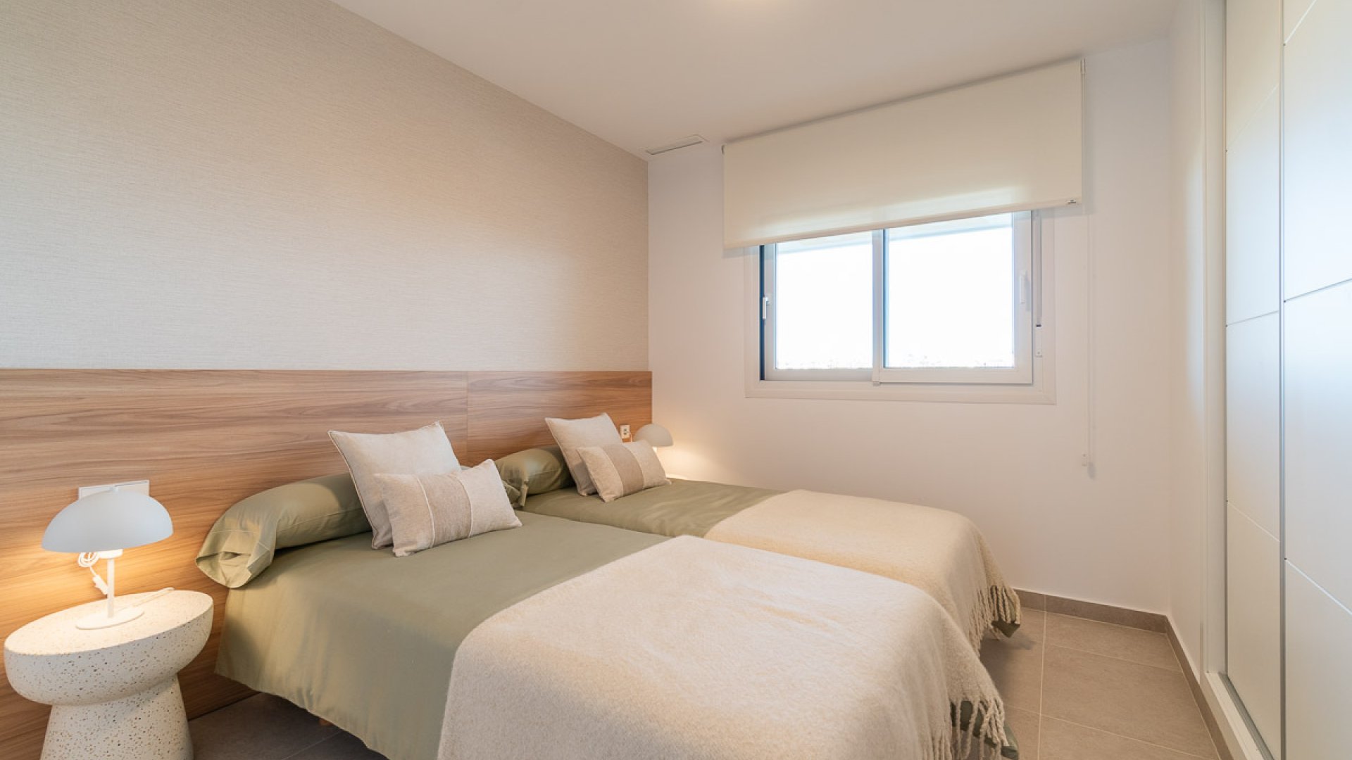 Obra nueva - Apartamentos -
Playa Flamenca