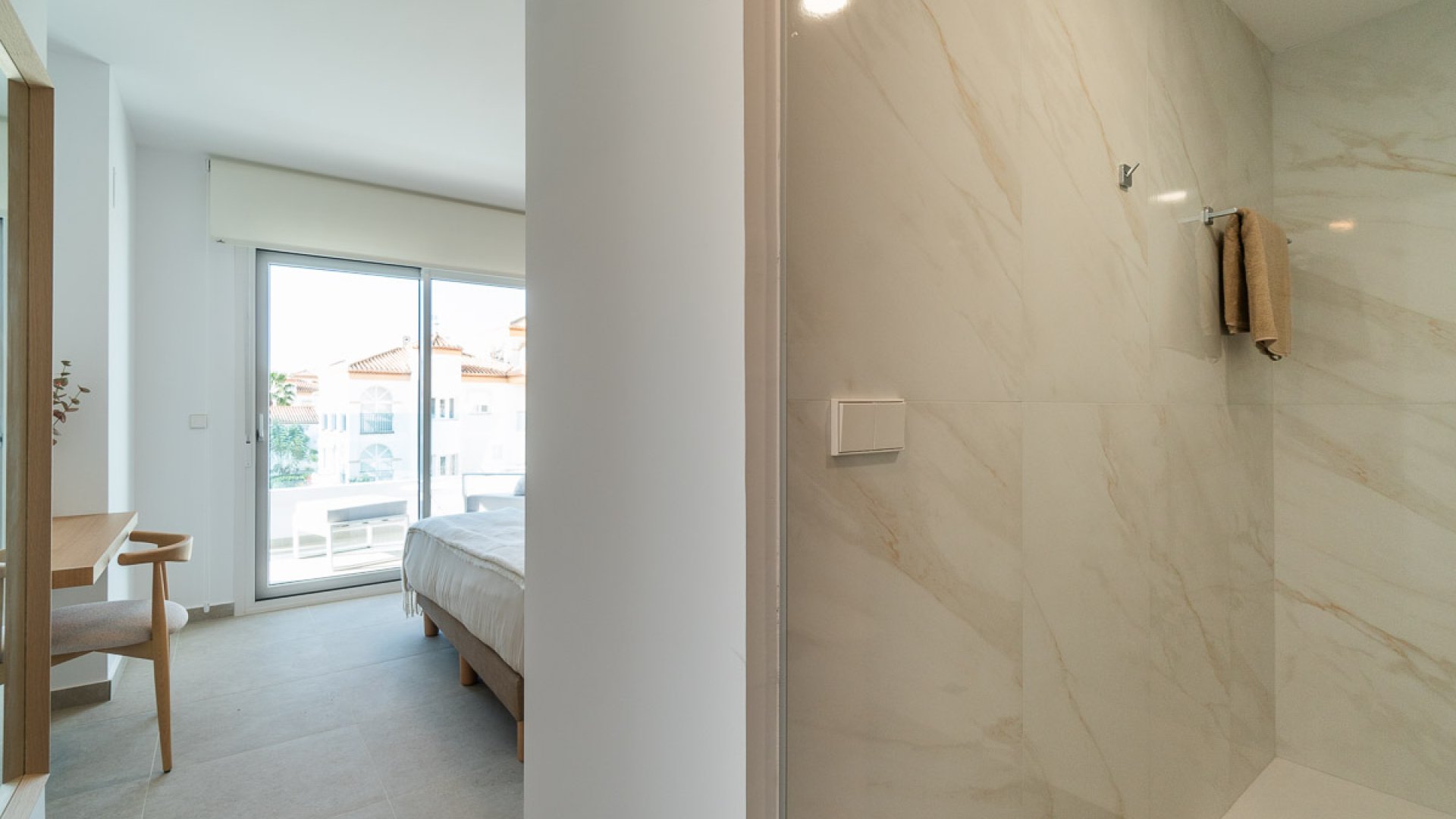 Obra nueva - Apartamentos -
Playa Flamenca