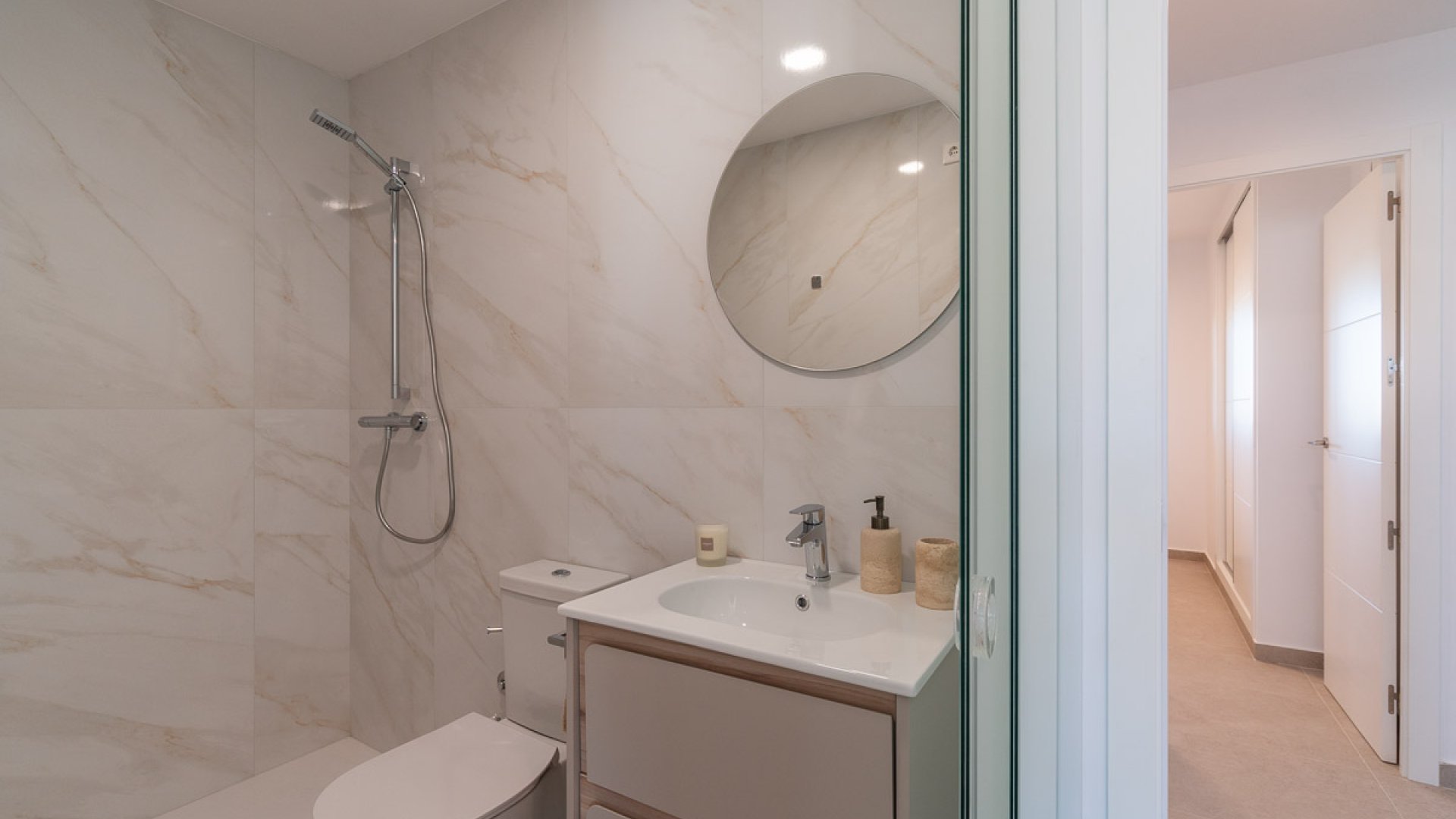 Obra nueva - Apartamentos -
Playa Flamenca