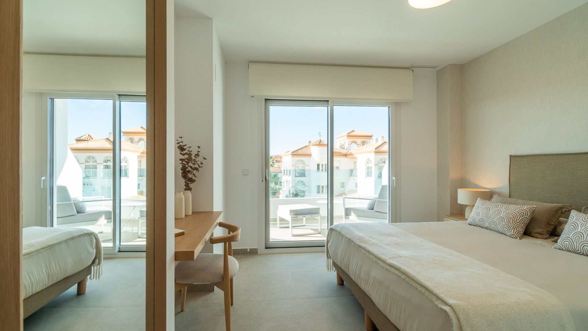 Obra nueva - Apartamentos -
Playa Flamenca