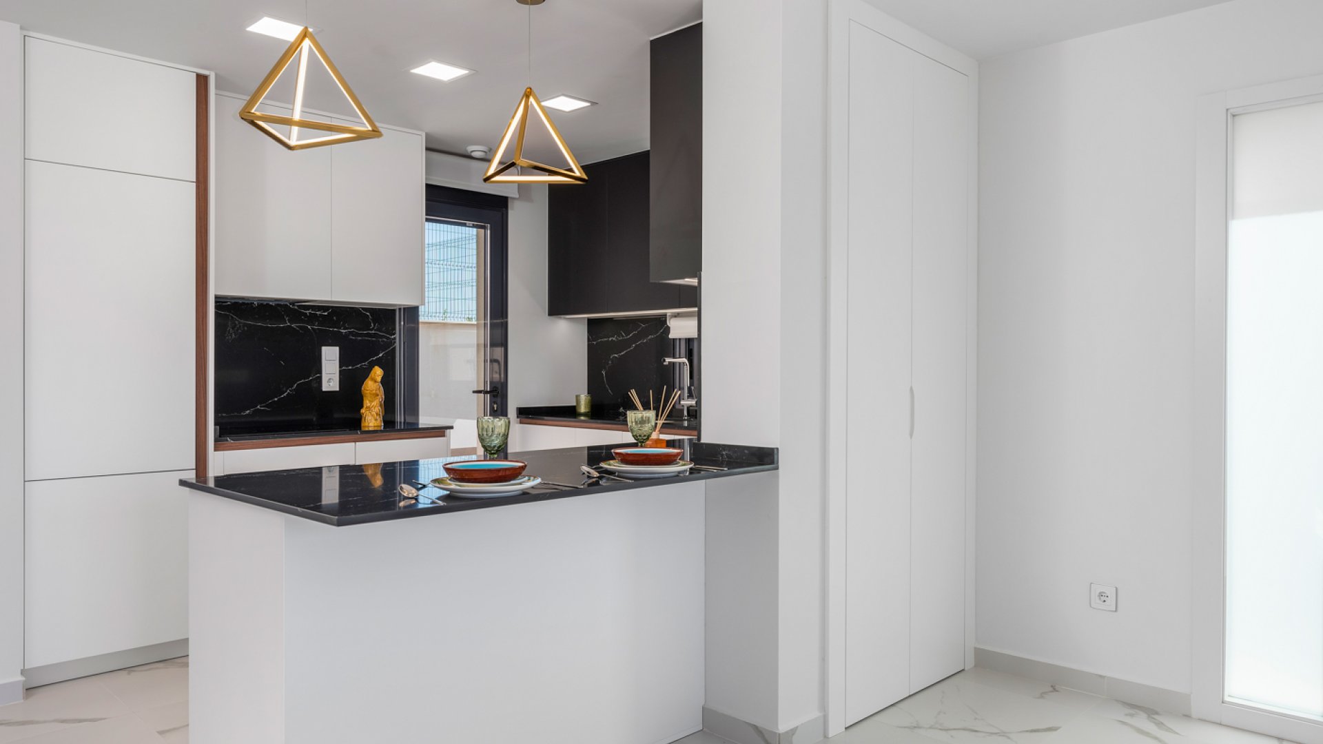 Obra nueva - Apartamentos -
San Miguel de Salinas