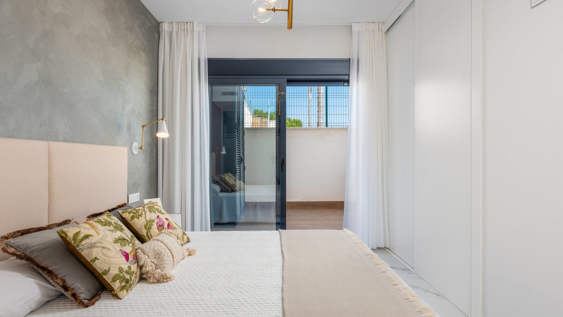 Obra nueva - Apartamentos -
San Miguel de Salinas