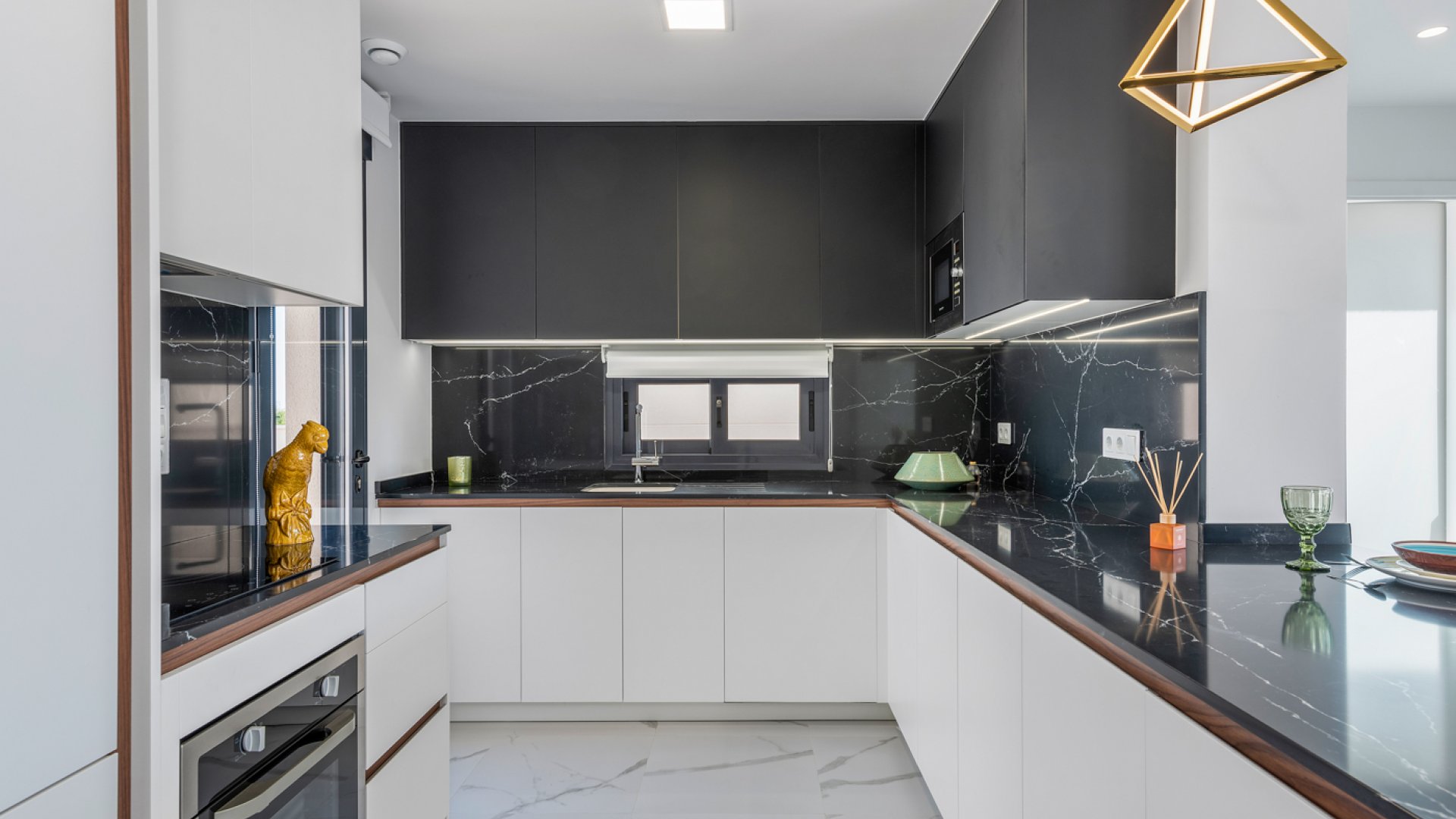 Obra nueva - Apartamentos -
San Miguel de Salinas