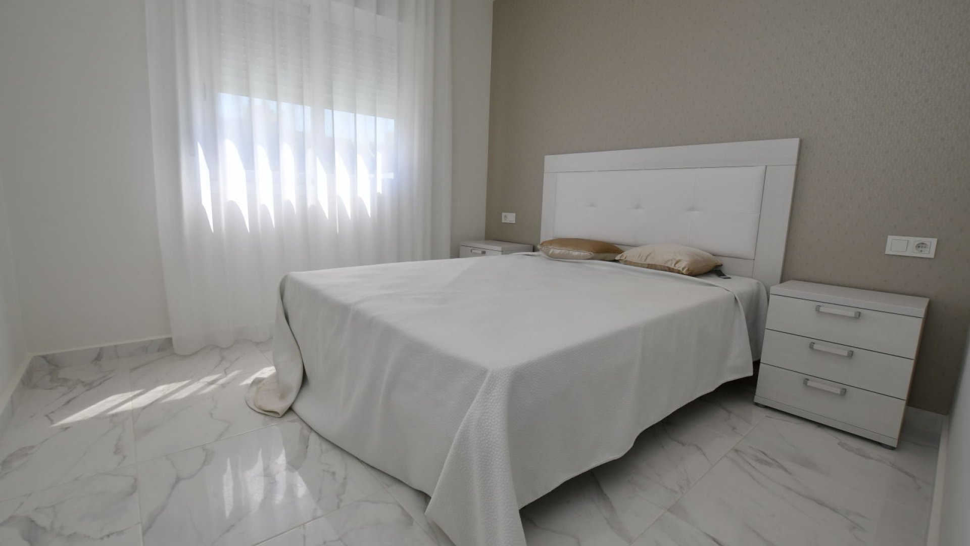 Obra nueva - Apartamentos -
San Miguel de Salinas