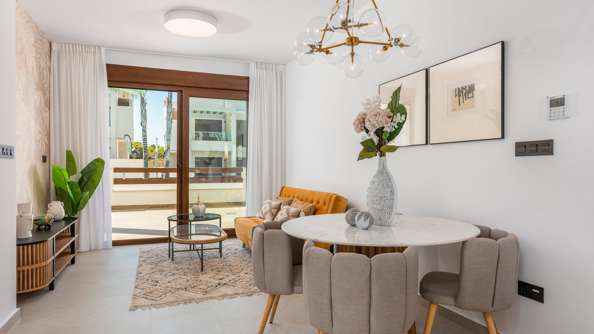 Obra nueva - Apartamentos -
Torrevieja