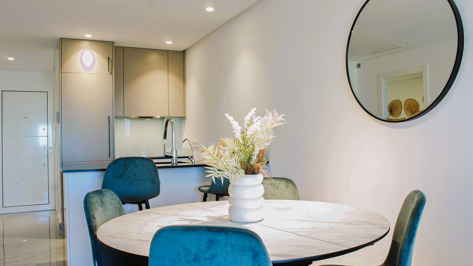 Obra nueva - Apartamentos -
Xeresa