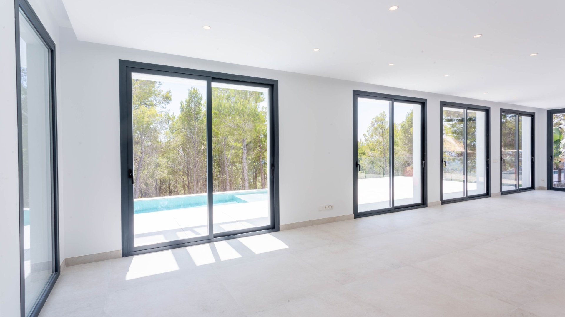 Obra nueva - Chalets -
Altea