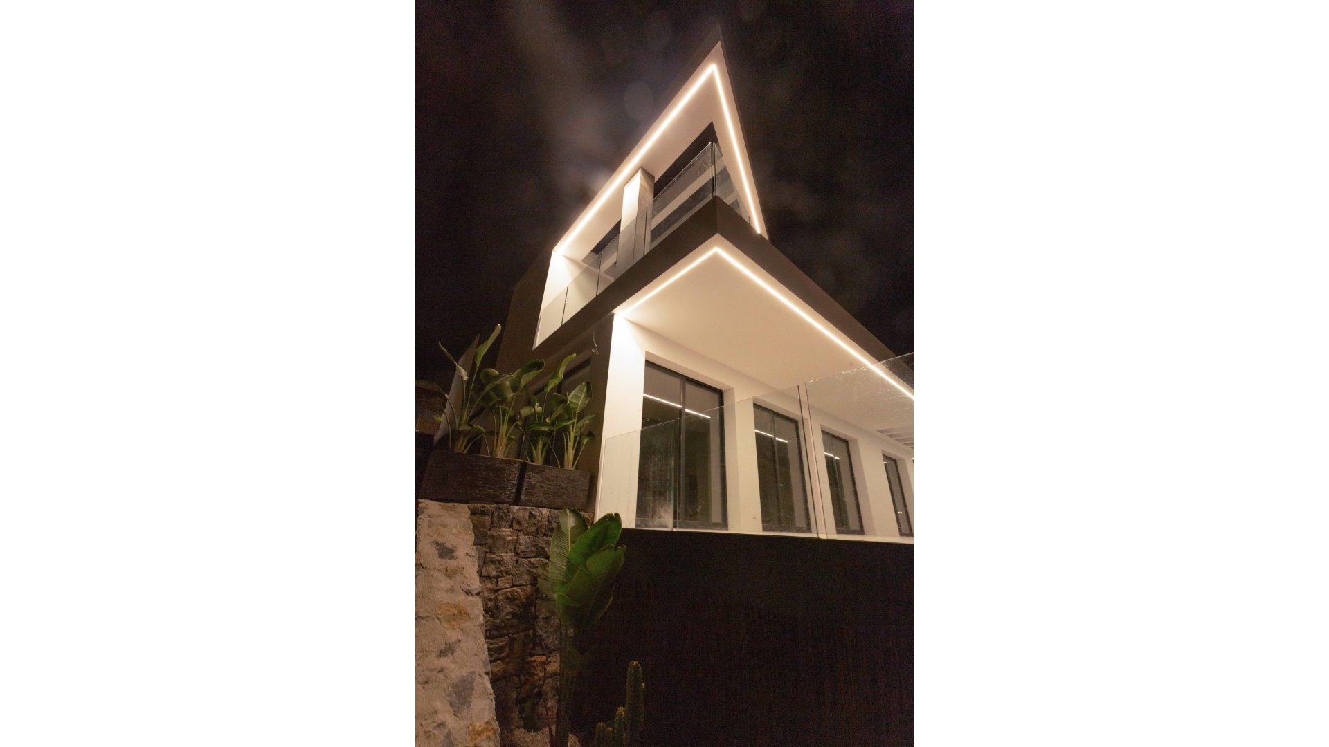 Obra nueva - Chalets -
Altea