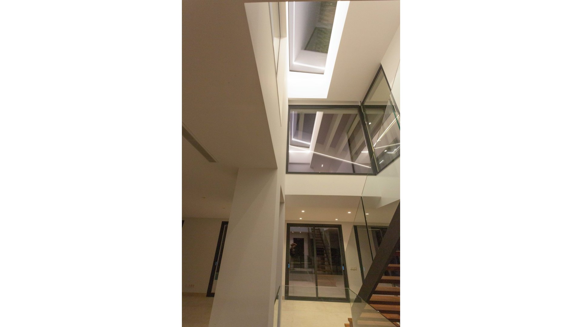 Obra nueva - Chalets -
Altea