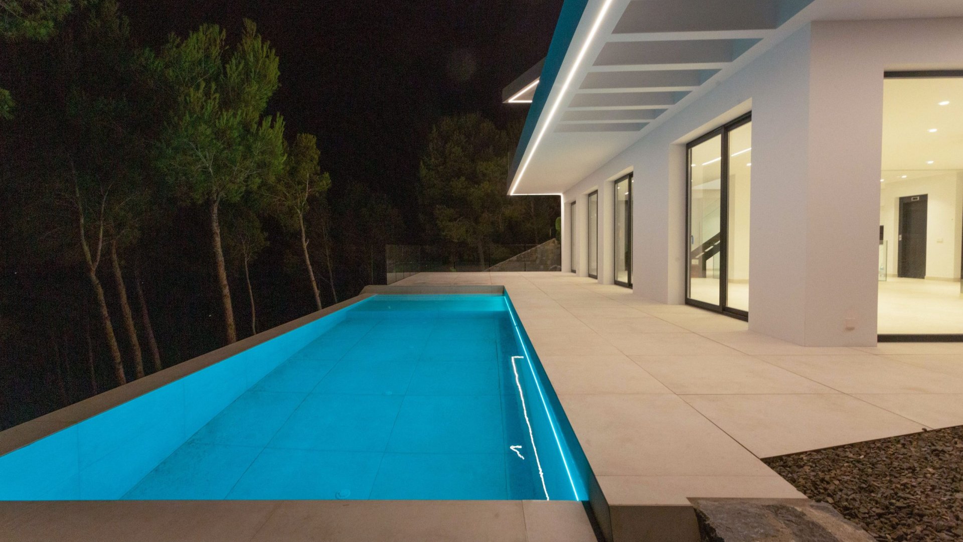 Obra nueva - Chalets -
Altea