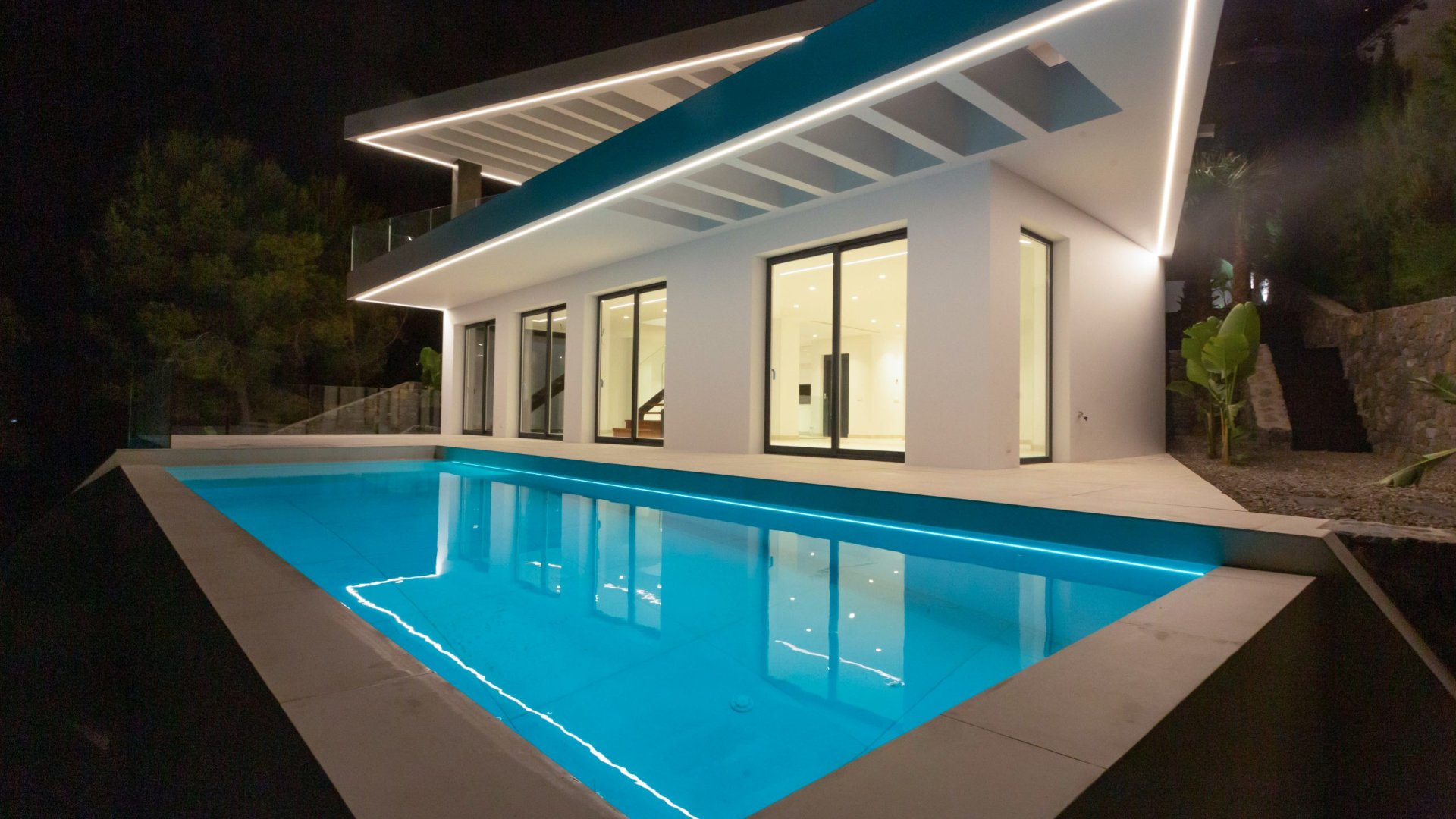 Obra nueva - Chalets -
Altea