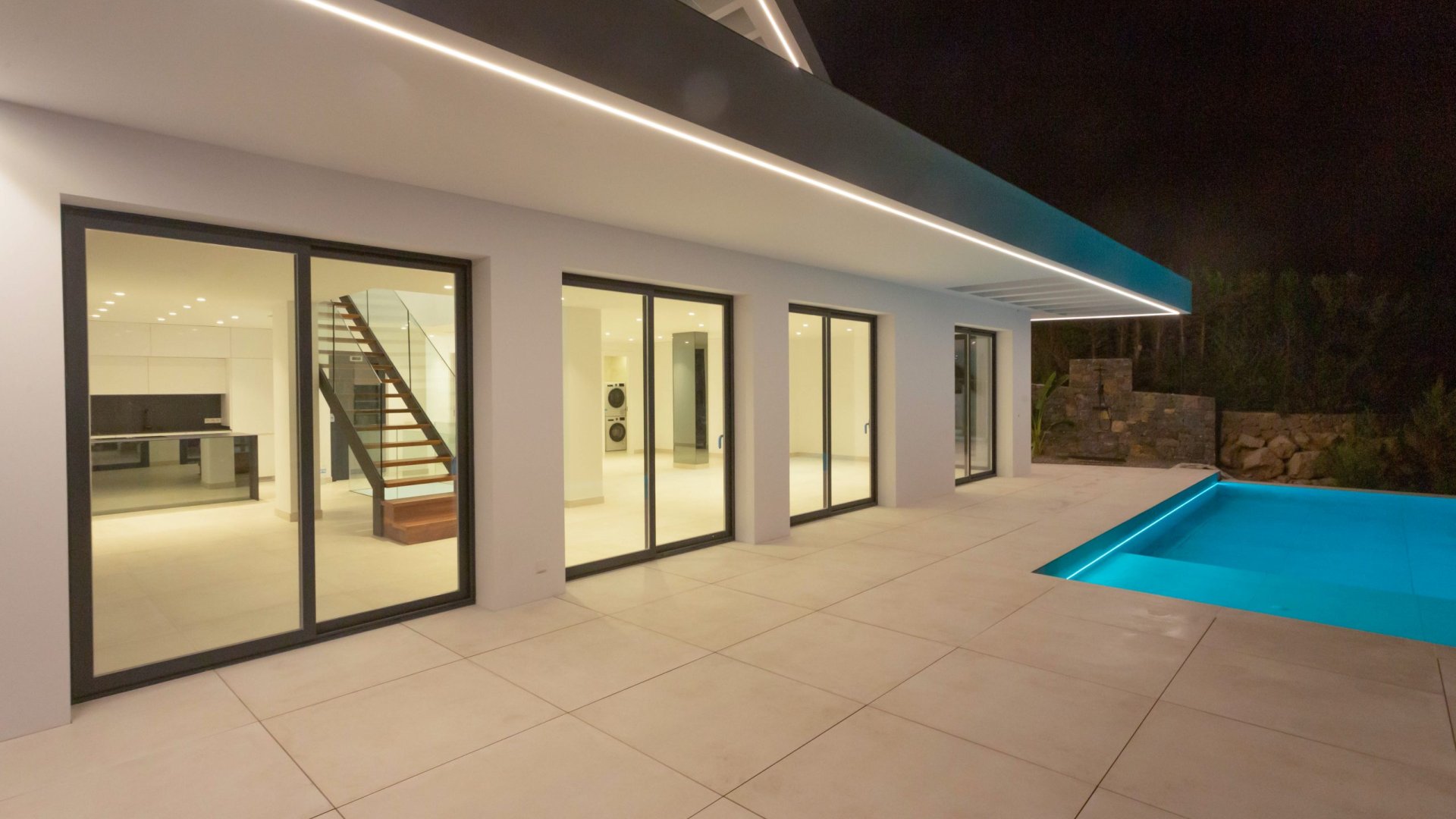 Obra nueva - Chalets -
Altea