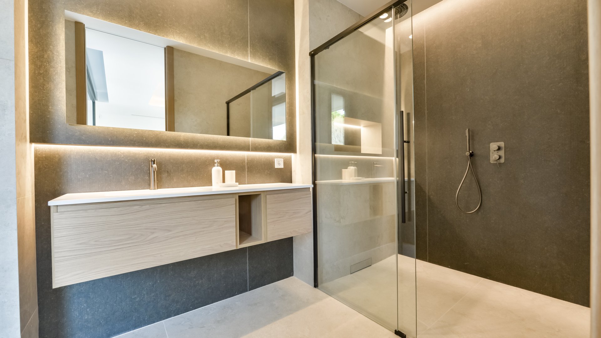 Obra nueva - Chalets -
Altea