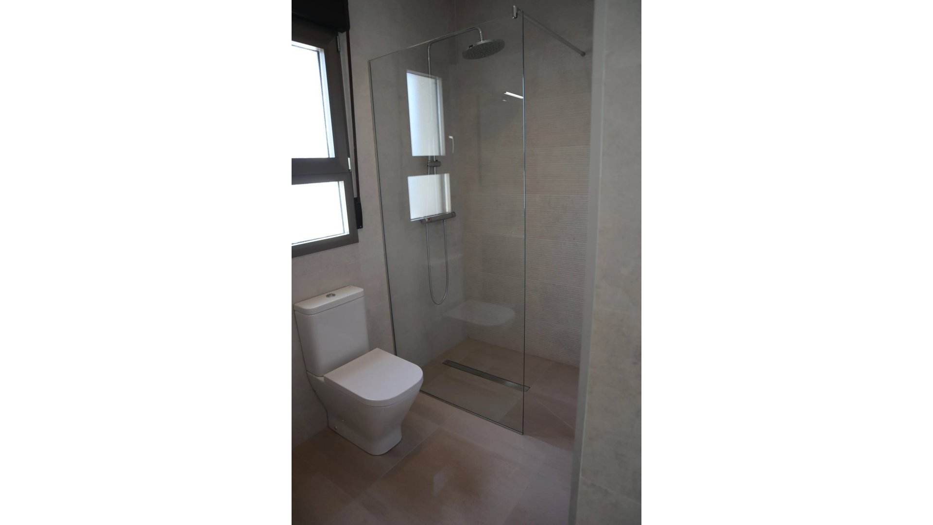 Obra nueva - Chalets -
Aspe