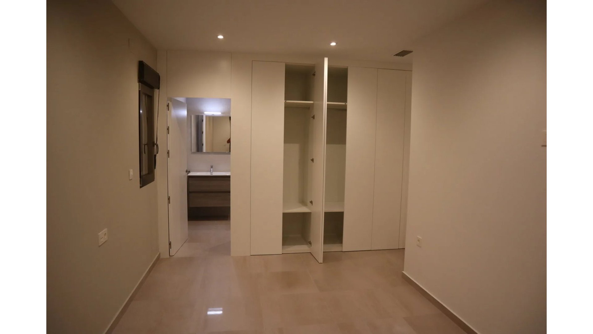 Obra nueva - Chalets -
Aspe