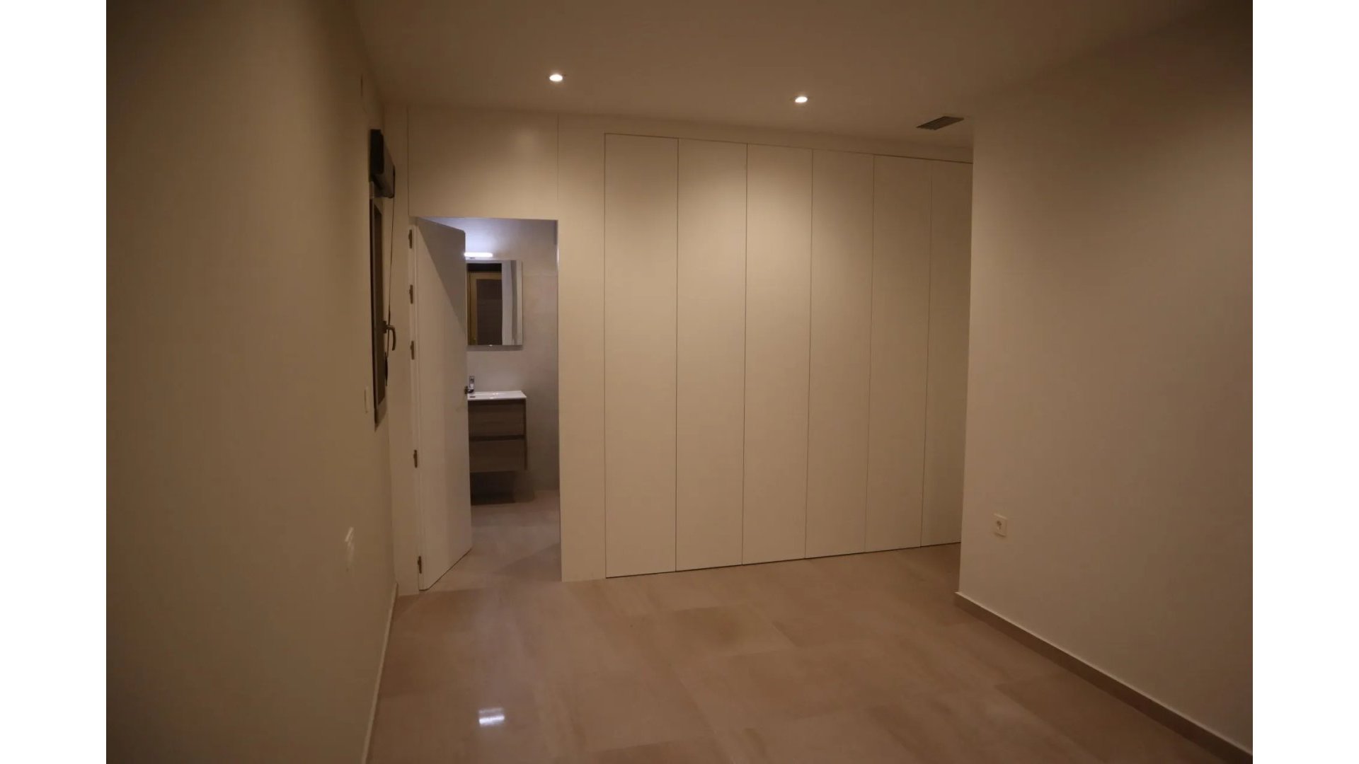 Obra nueva - Chalets -
Aspe