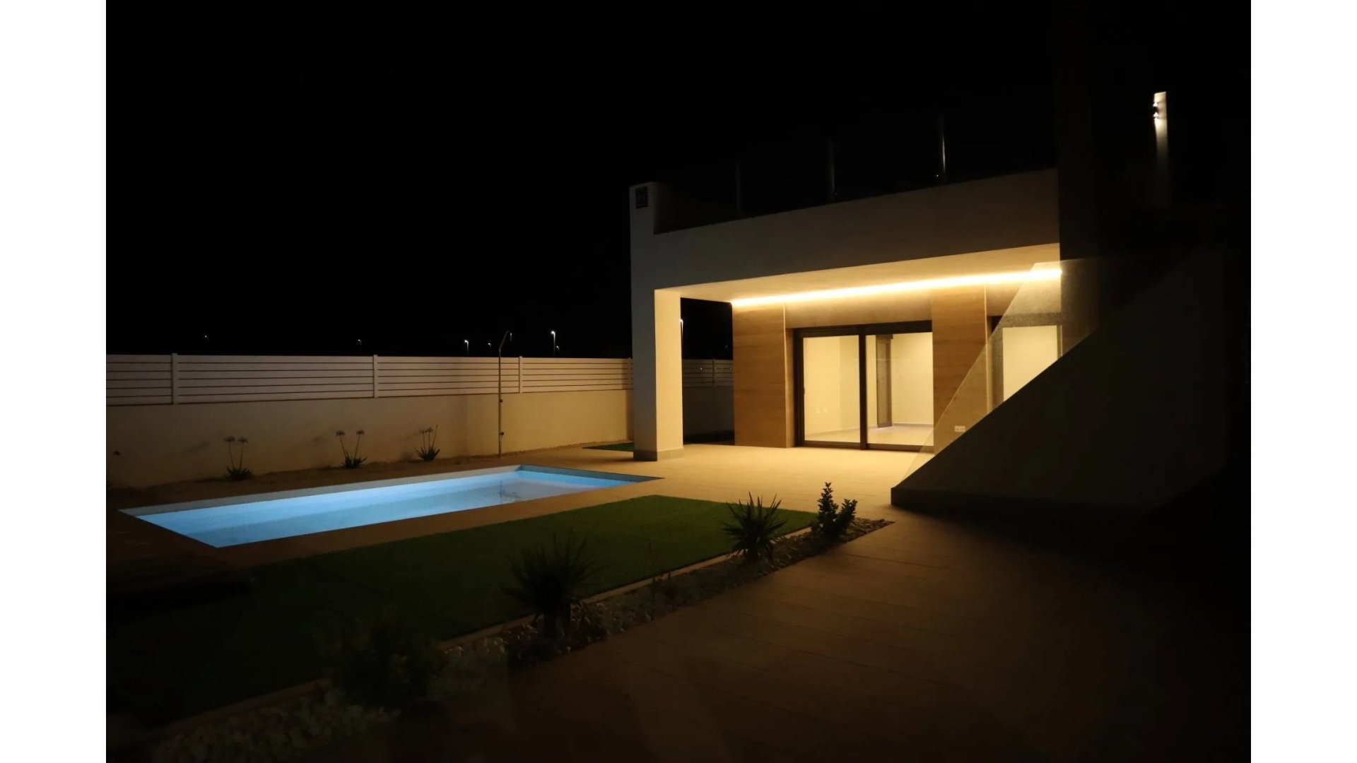 Obra nueva - Chalets -
Aspe