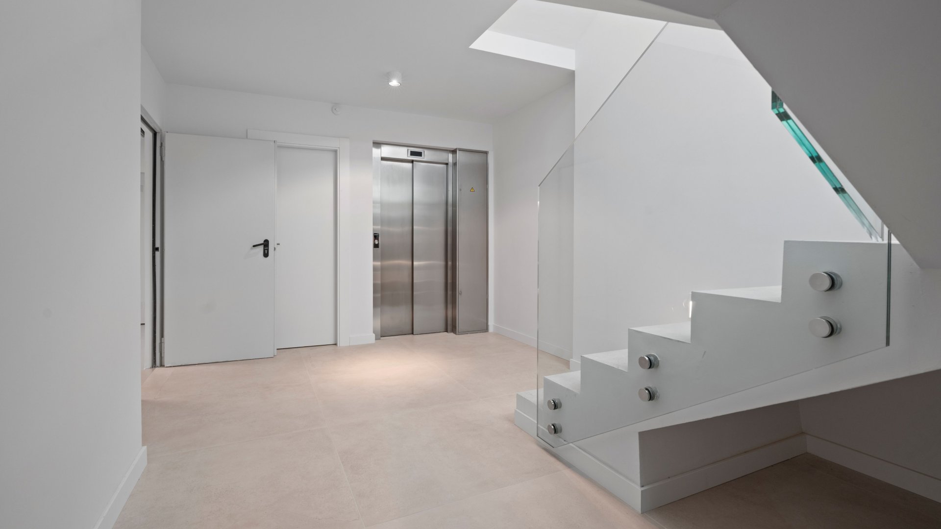 Obra nueva - Chalets -
Benidorm