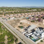 Obra nueva - Chalets -
Benijofar