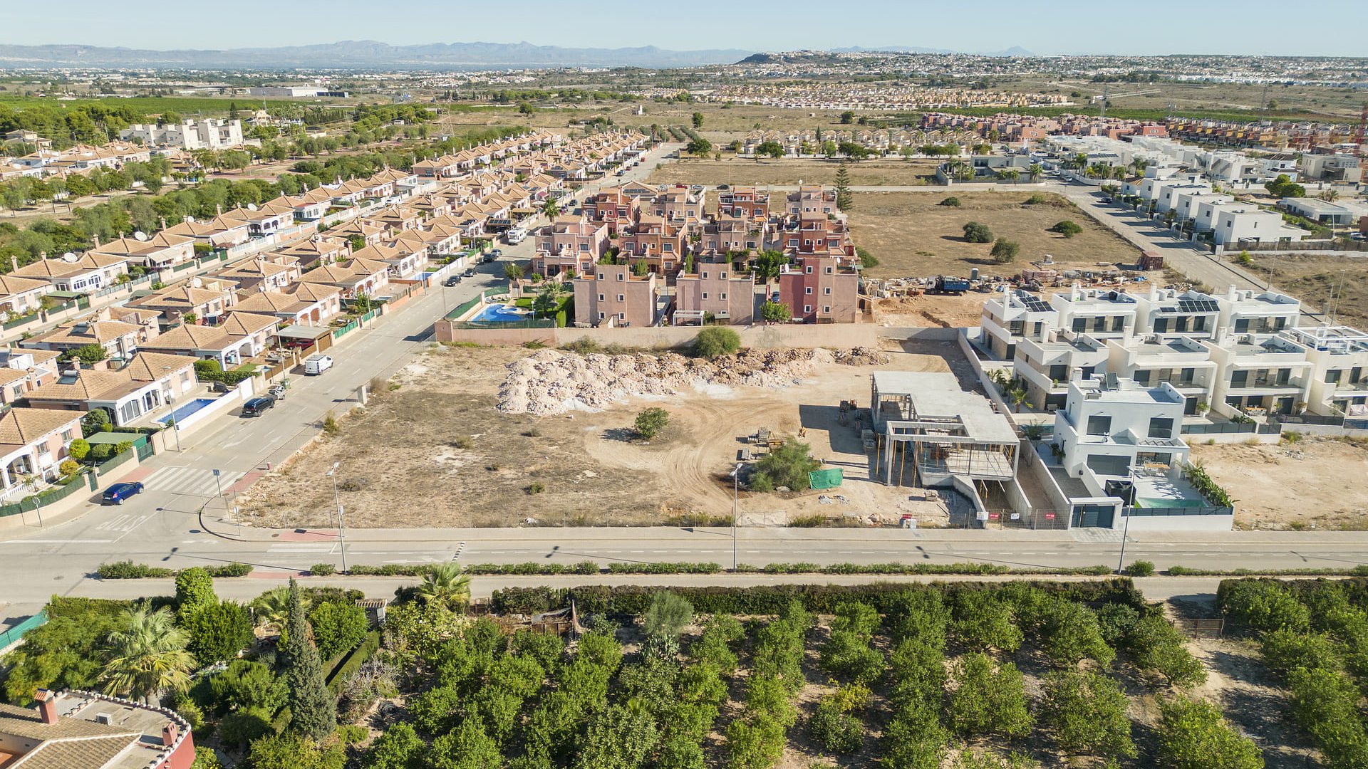 Obra nueva - Chalets -
Benijofar