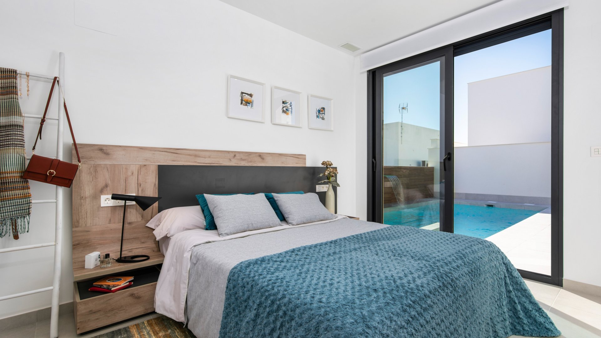Obra nueva - Chalets -
Benijofar