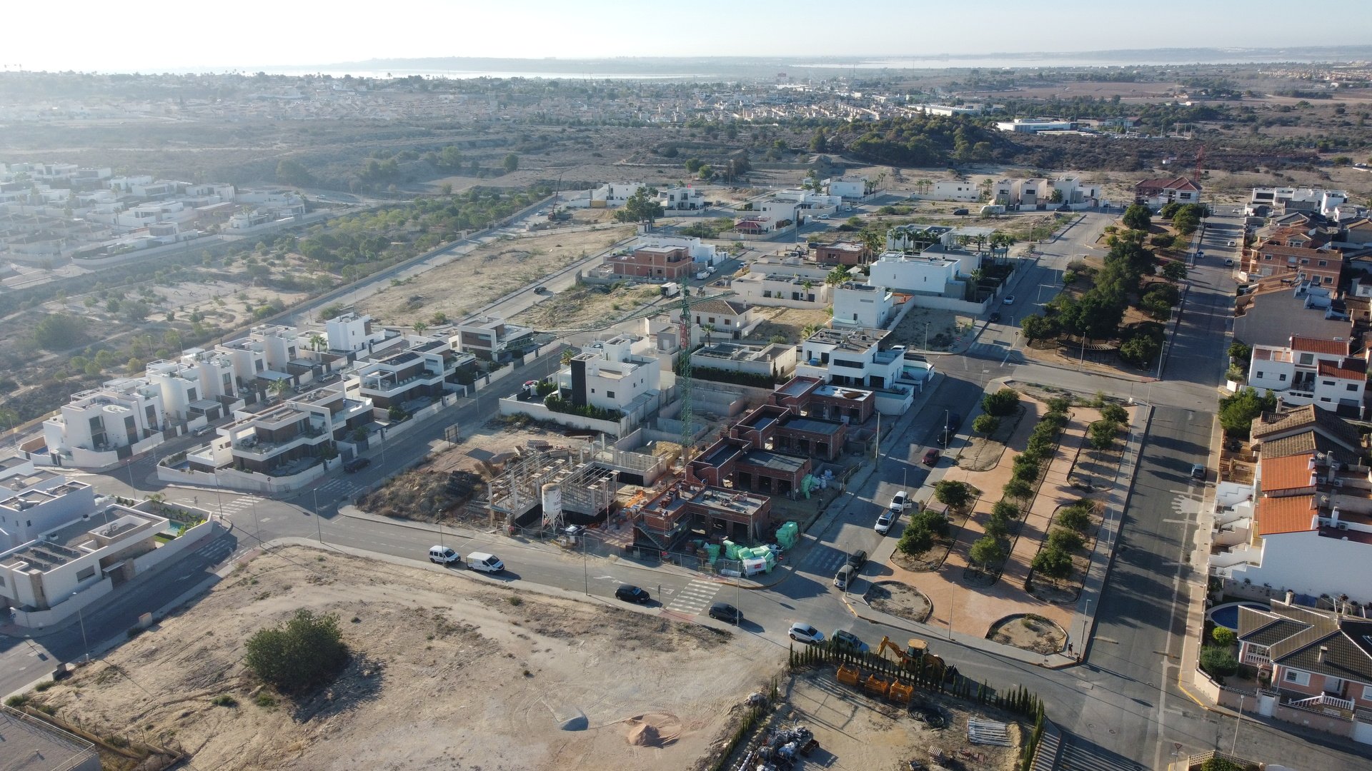 Obra nueva - Chalets -
Benijofar
