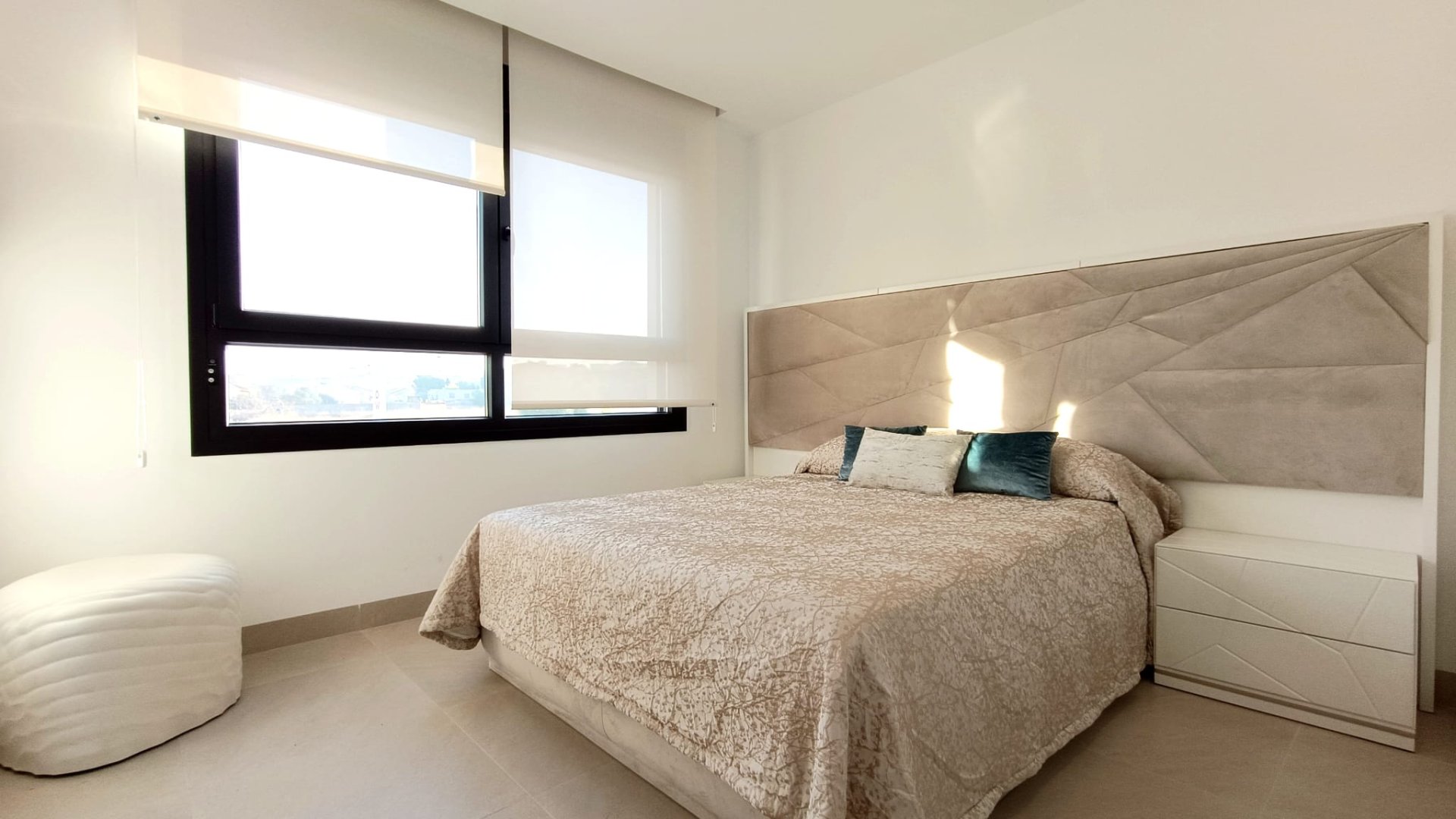 Obra nueva - Chalets -
Benijofar