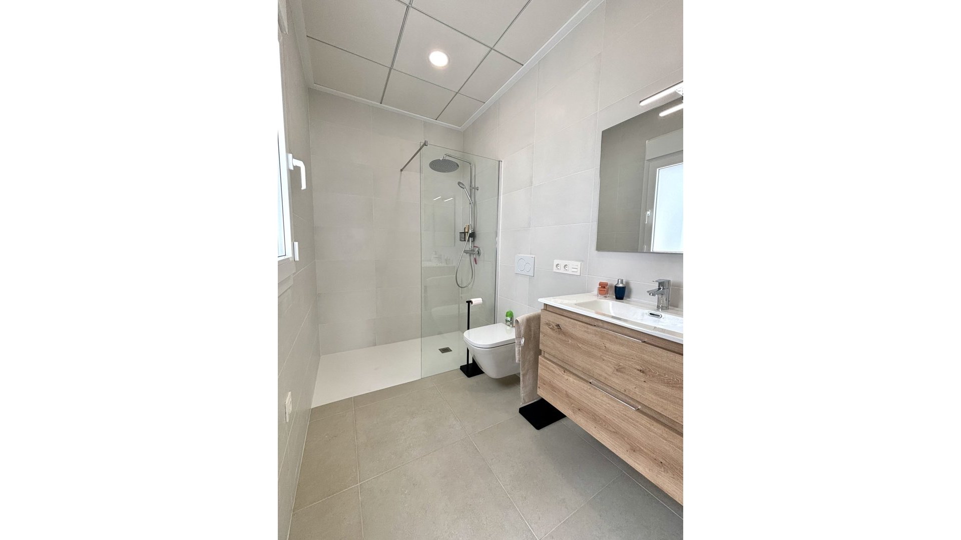 Obra nueva - Chalets -
Benijofar