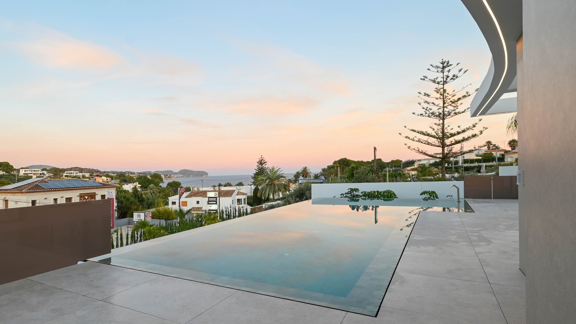 Obra nueva - Chalets -
Benissa