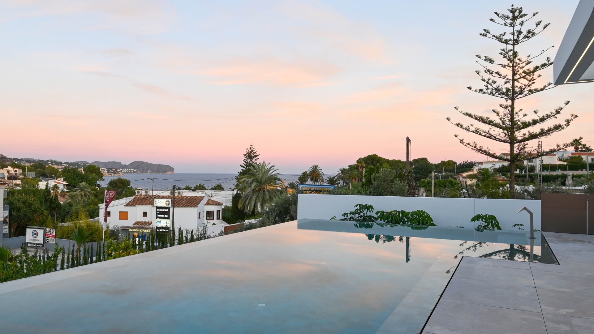 Obra nueva - Chalets -
Benissa