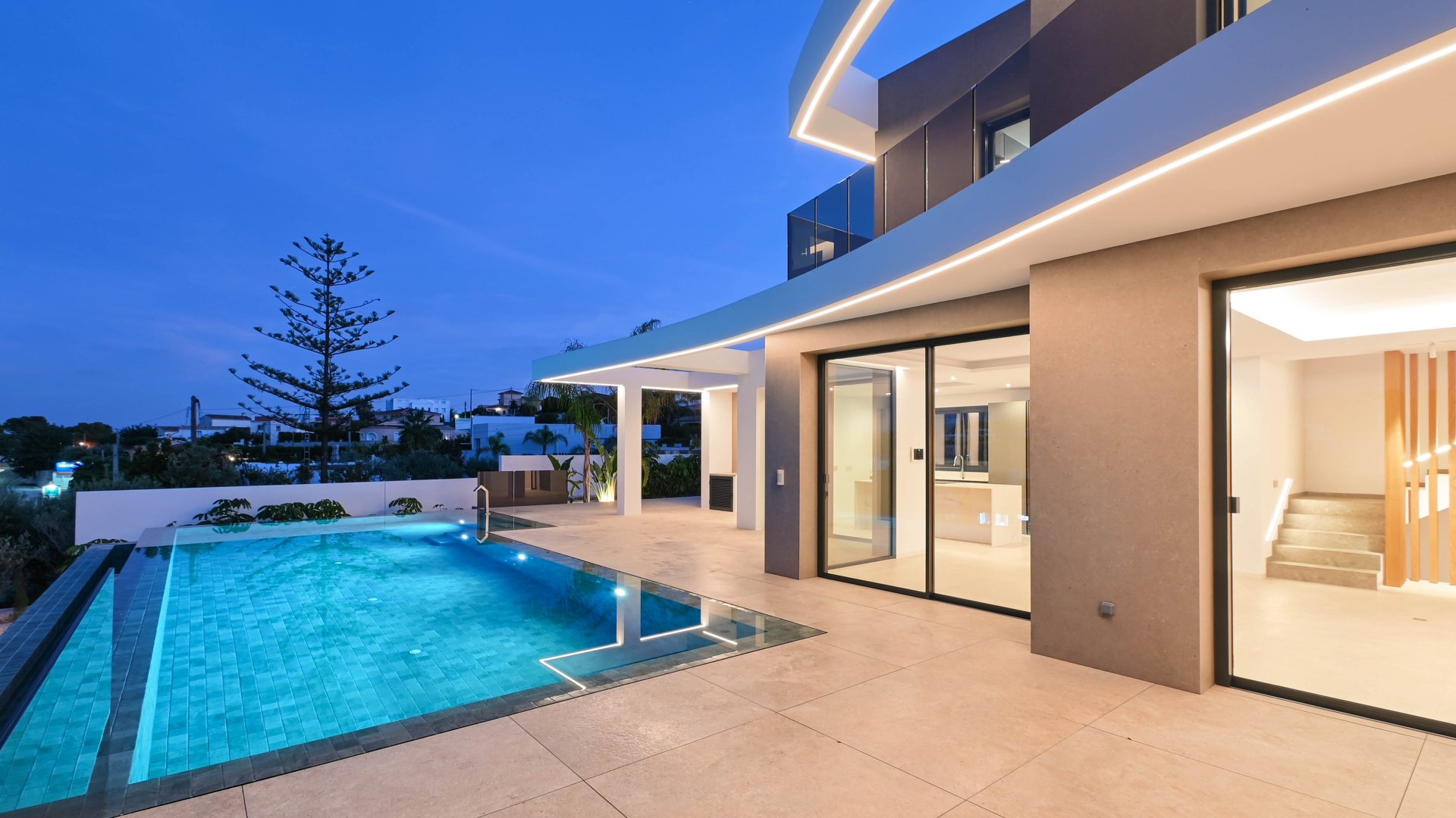 Obra nueva - Chalets -
Benissa