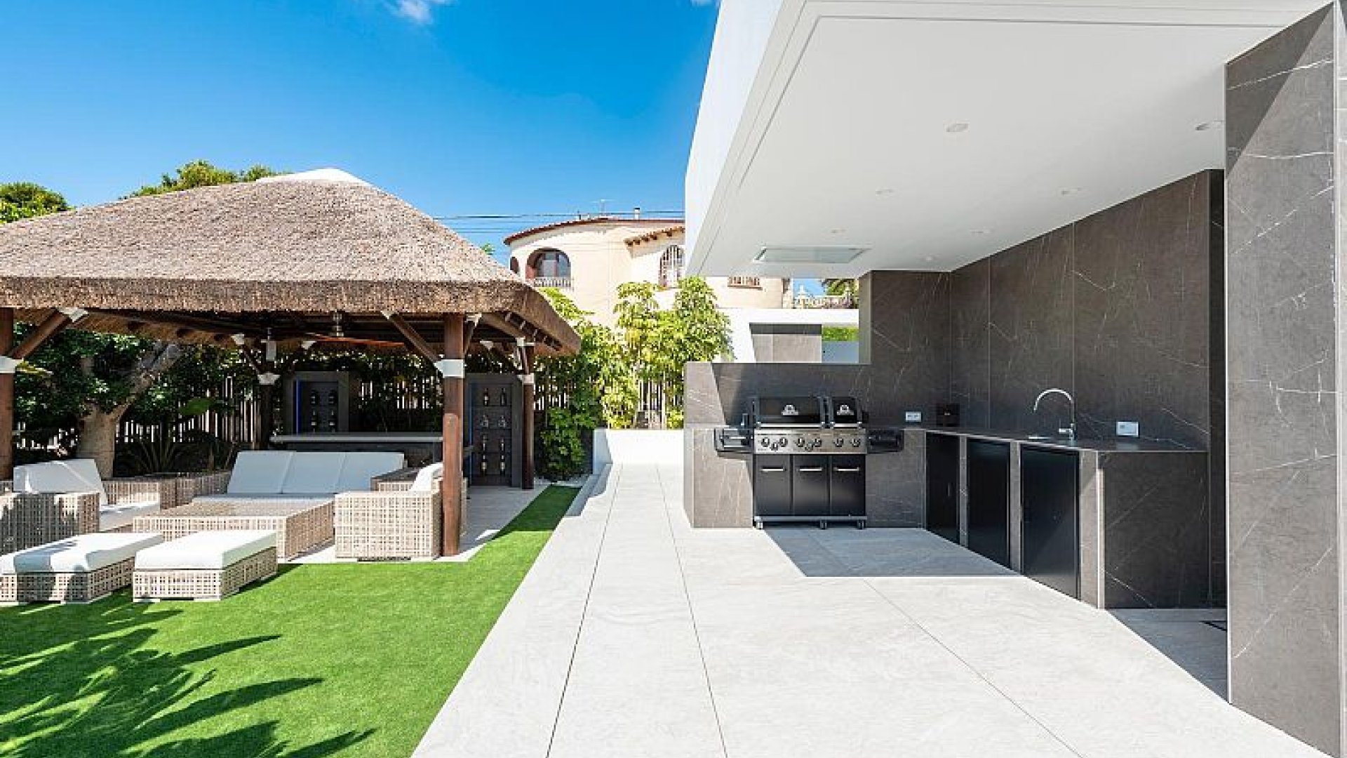 Obra nueva - Chalets -
Calpe