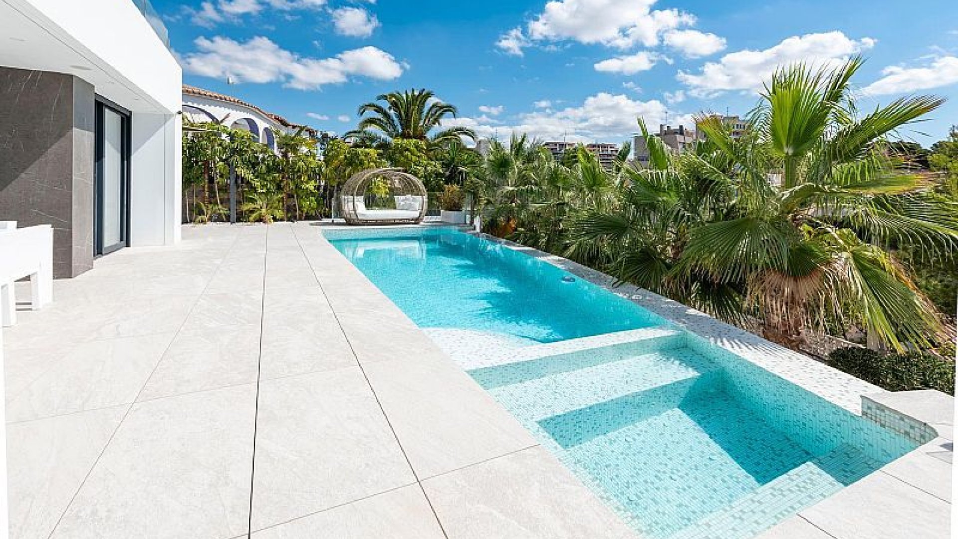 Obra nueva - Chalets -
Calpe