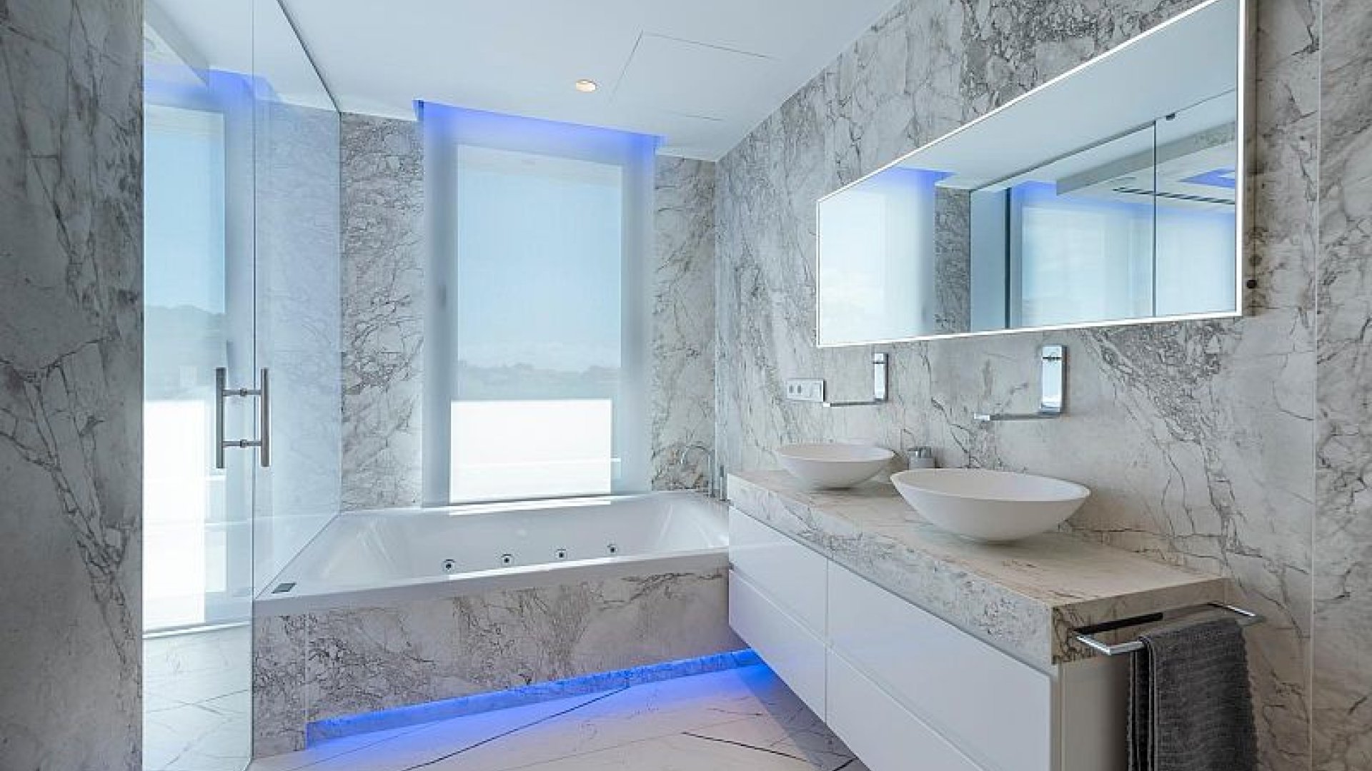 Obra nueva - Chalets -
Calpe