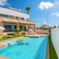 Obra nueva - Chalets -
Ciudad Quesada
