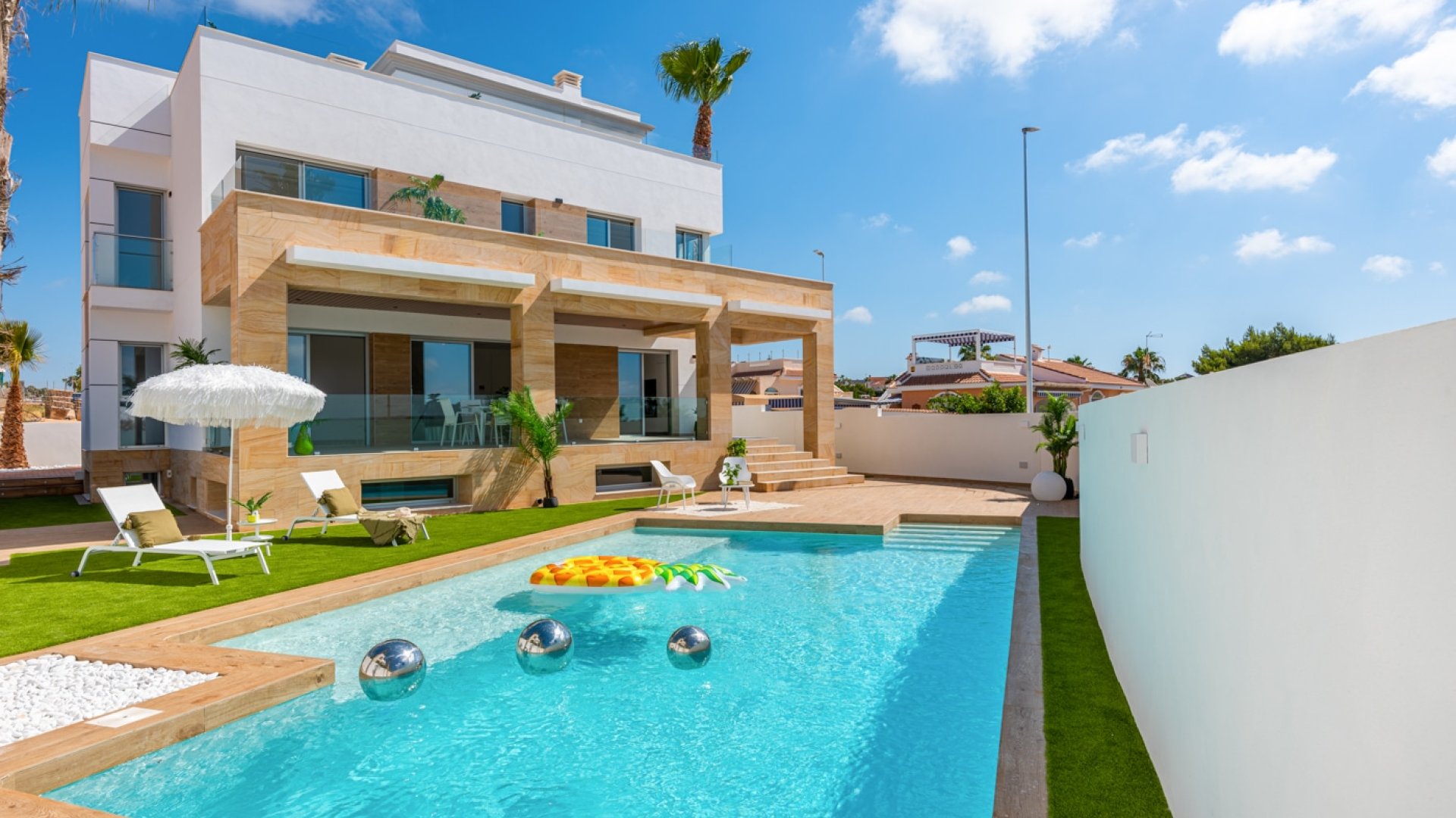 Obra nueva - Chalets -
Ciudad Quesada