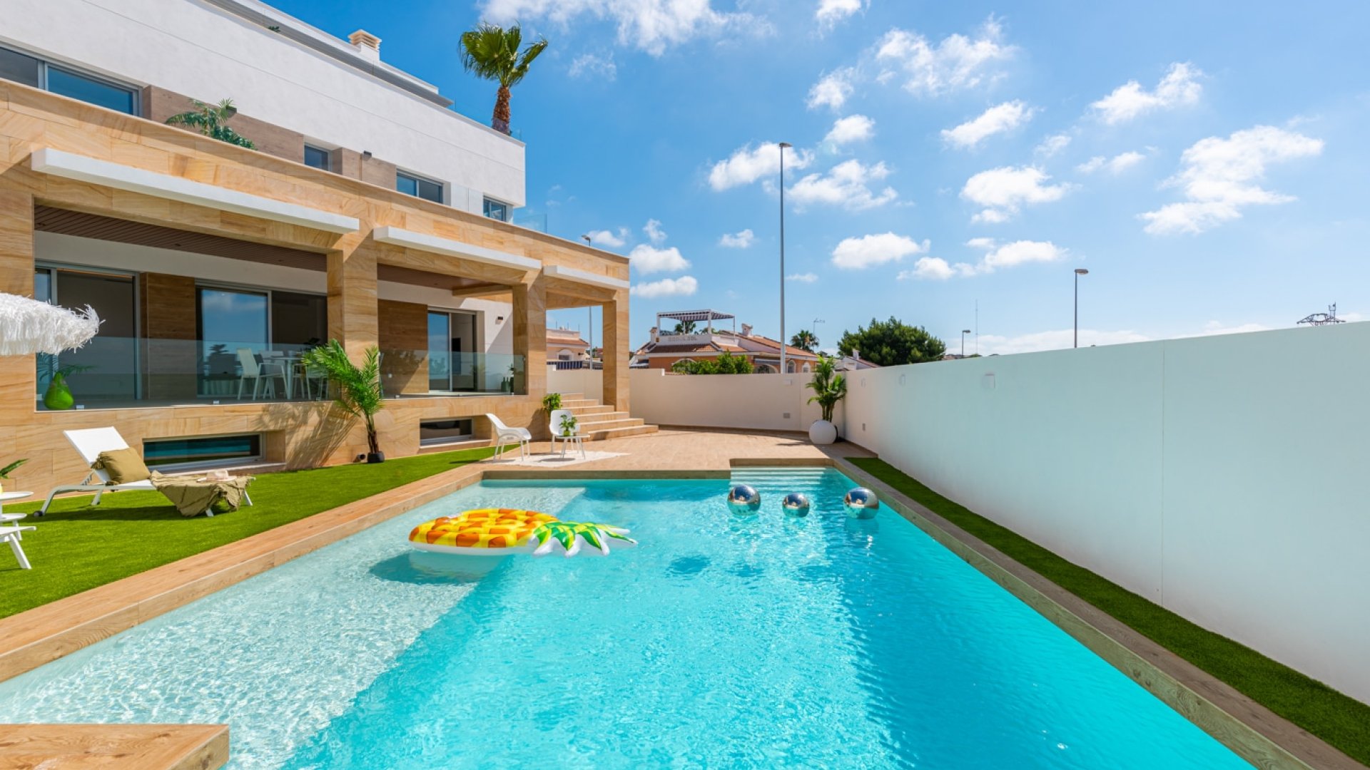 Obra nueva - Chalets -
Ciudad Quesada