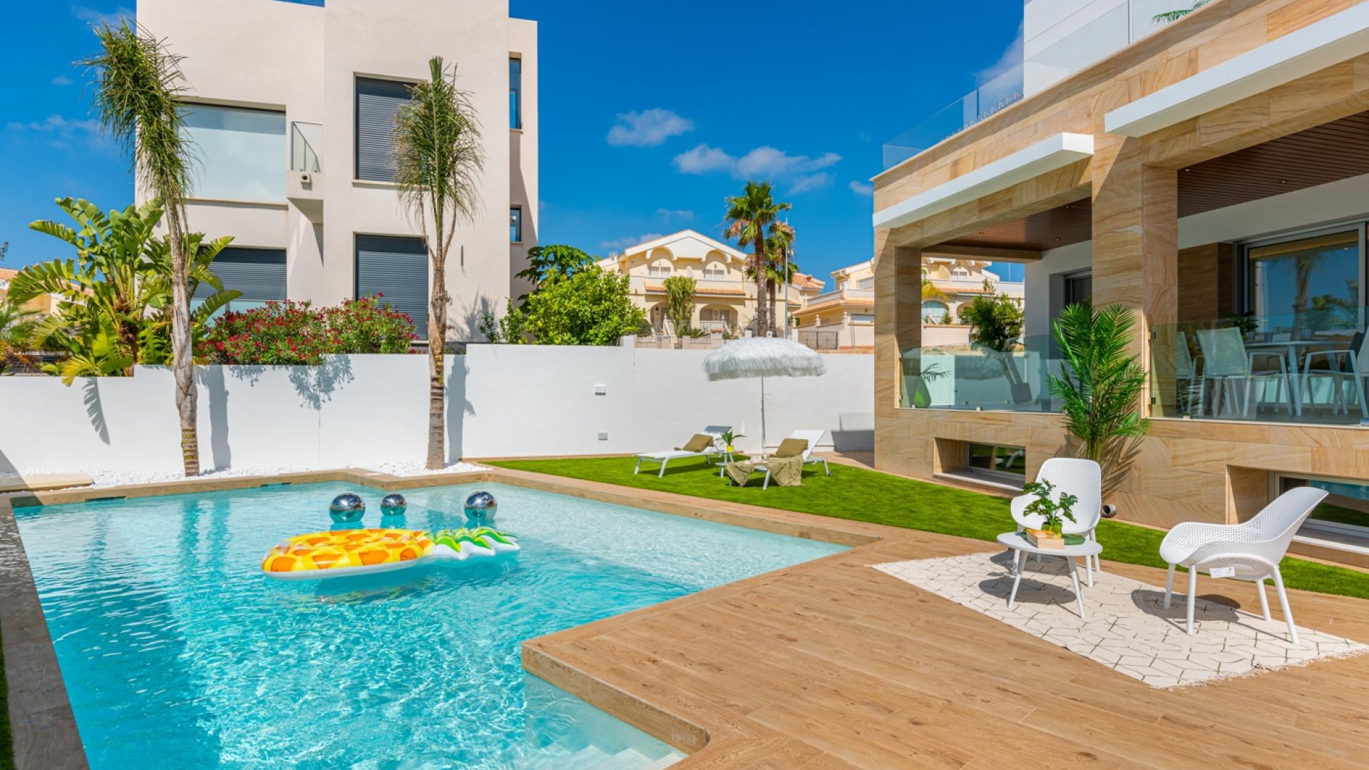 Obra nueva - Chalets -
Ciudad Quesada