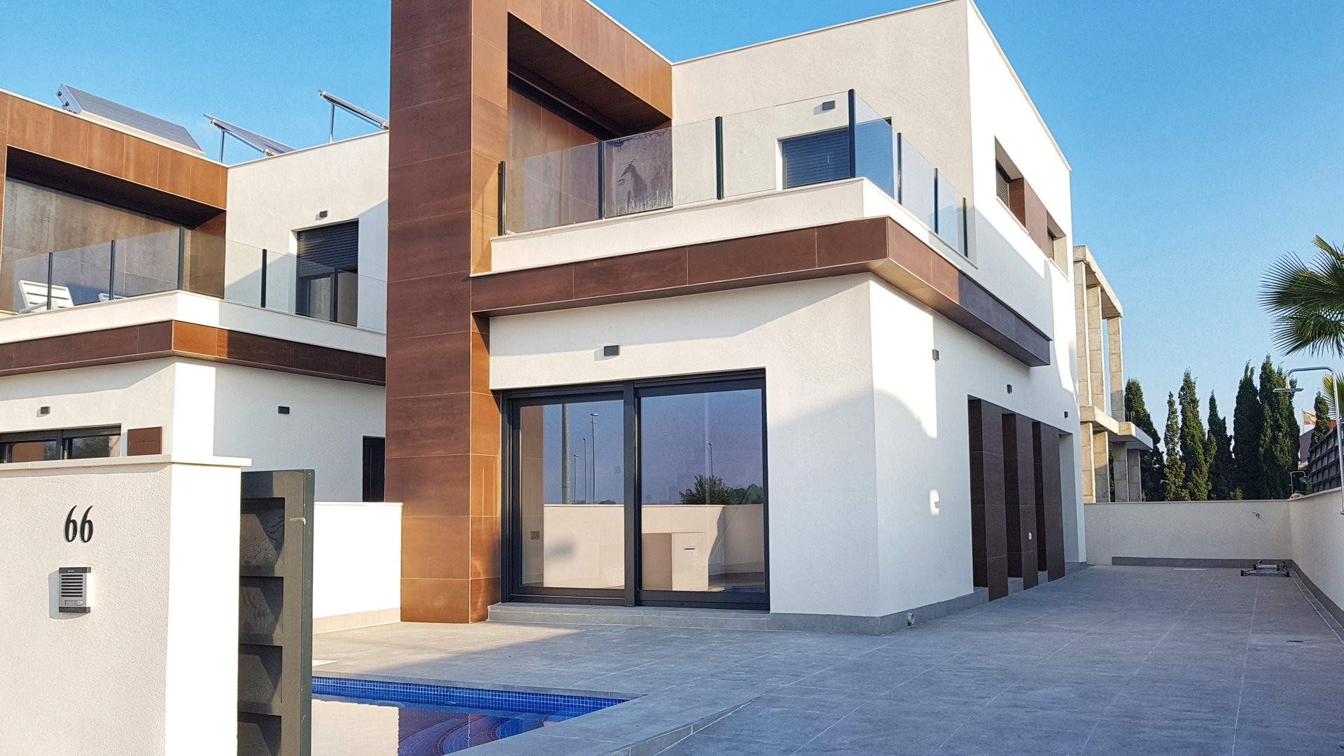 Obra nueva - Chalets -
Daya Nueva