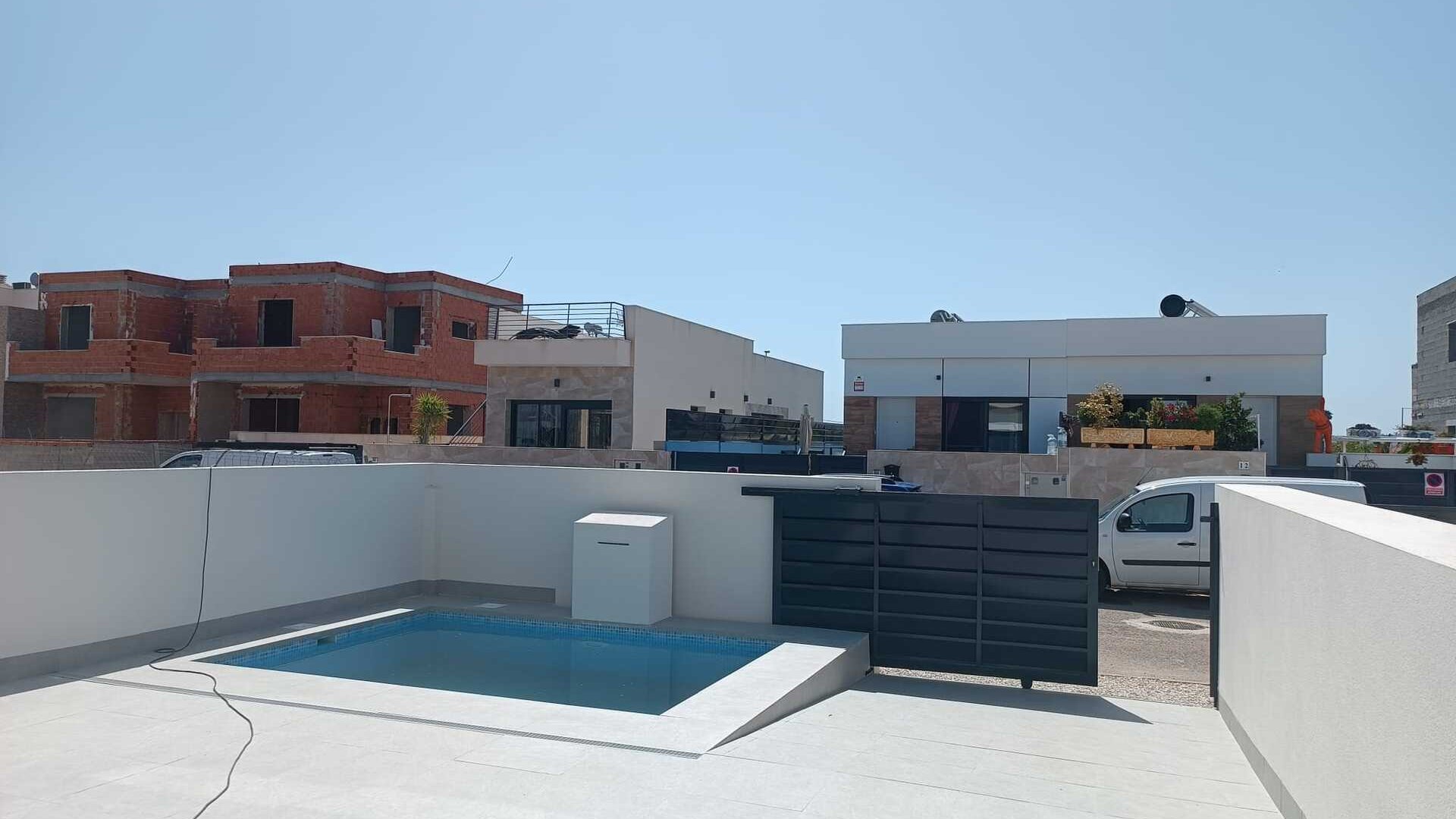 Obra nueva - Chalets -
Daya Nueva