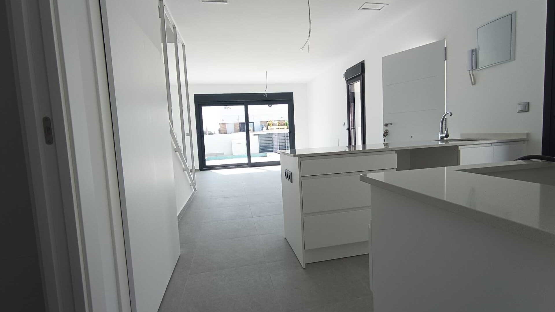 Obra nueva - Chalets -
Daya Nueva