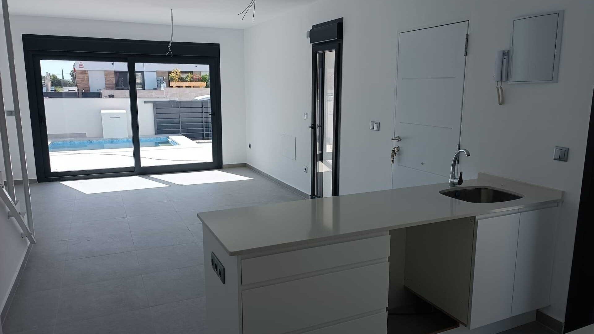 Obra nueva - Chalets -
Daya Nueva