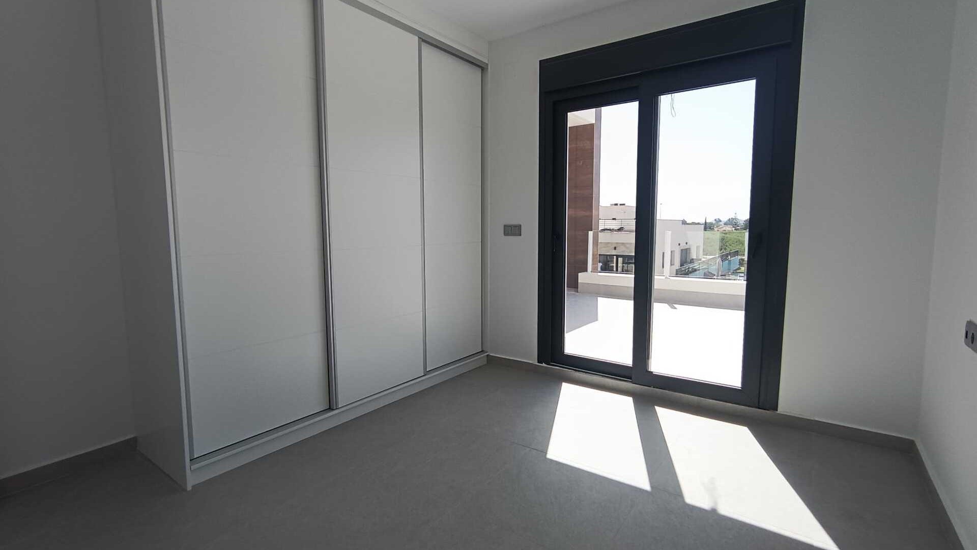 Obra nueva - Chalets -
Daya Nueva