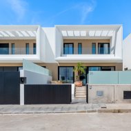 Obra nueva - Chalets -
Dolores