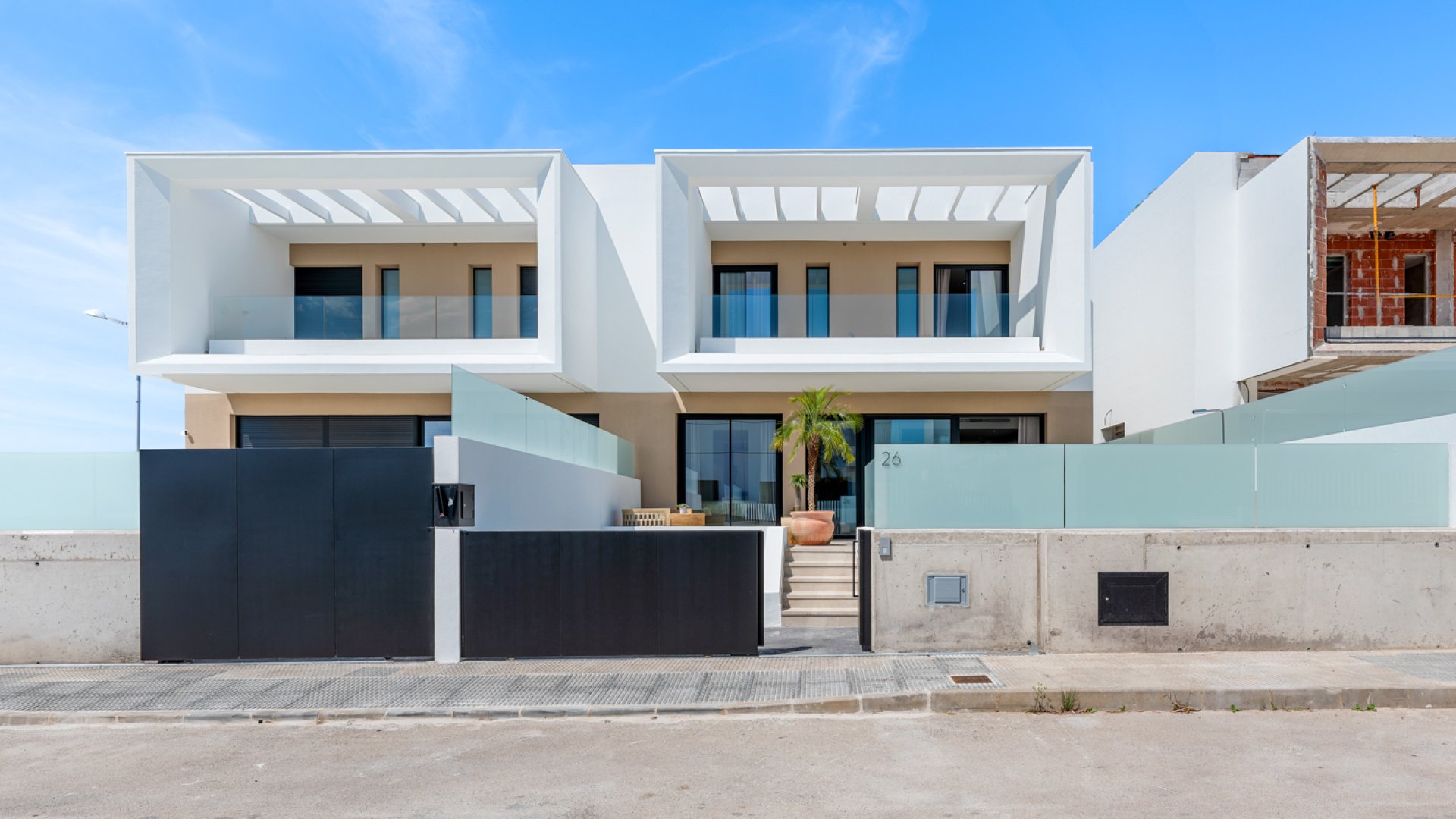 Obra nueva - Chalets -
Dolores