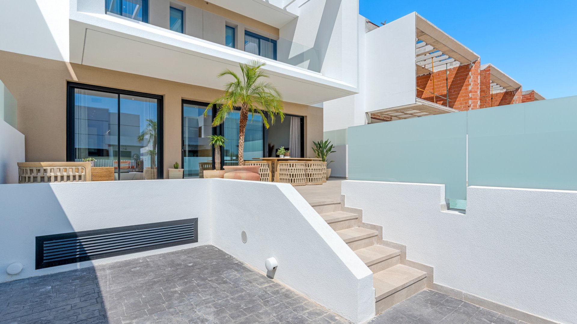Obra nueva - Chalets -
Dolores