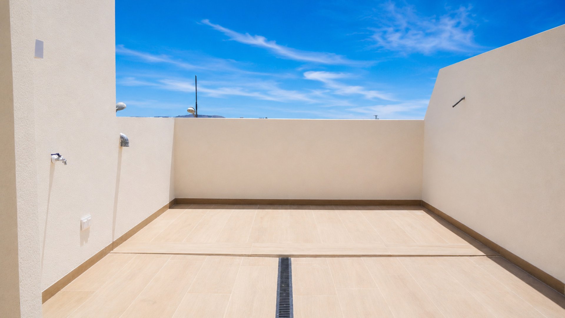 Obra nueva - Chalets -
Dolores