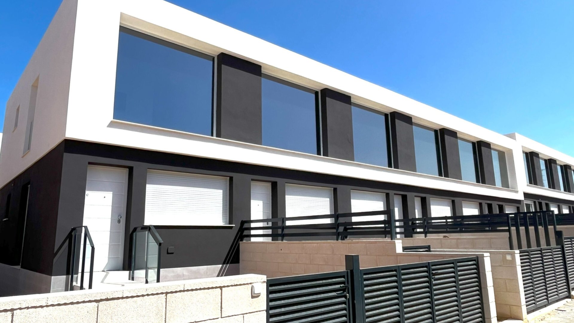 Obra nueva - Chalets -
Gran Alacant