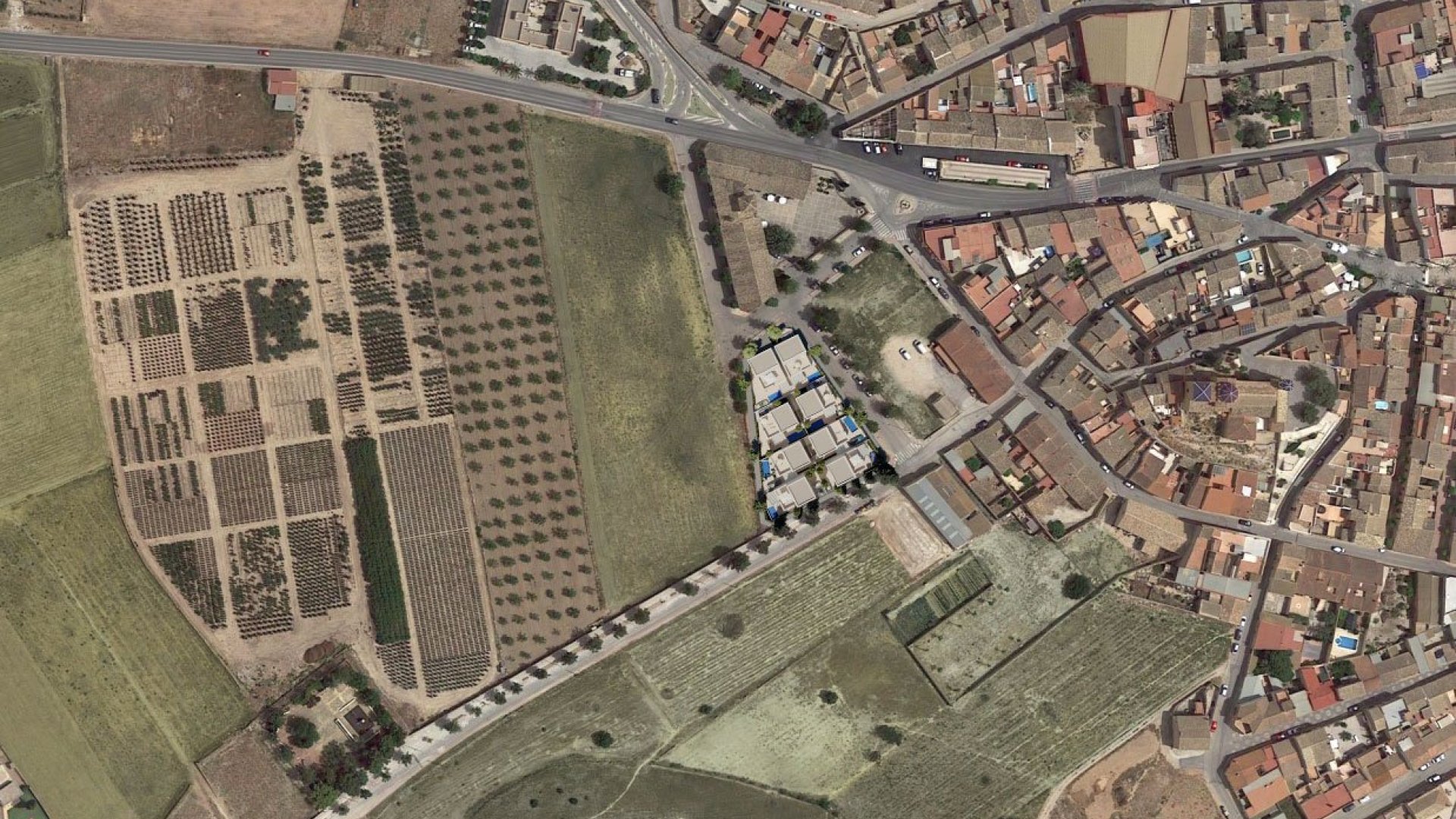 Obra nueva - Chalets -
Hondón de las Nieves